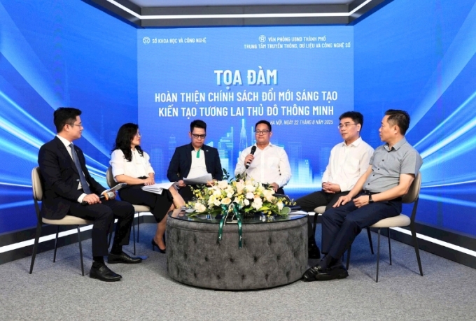 Các đại biểu tham dự tọa đàm.
