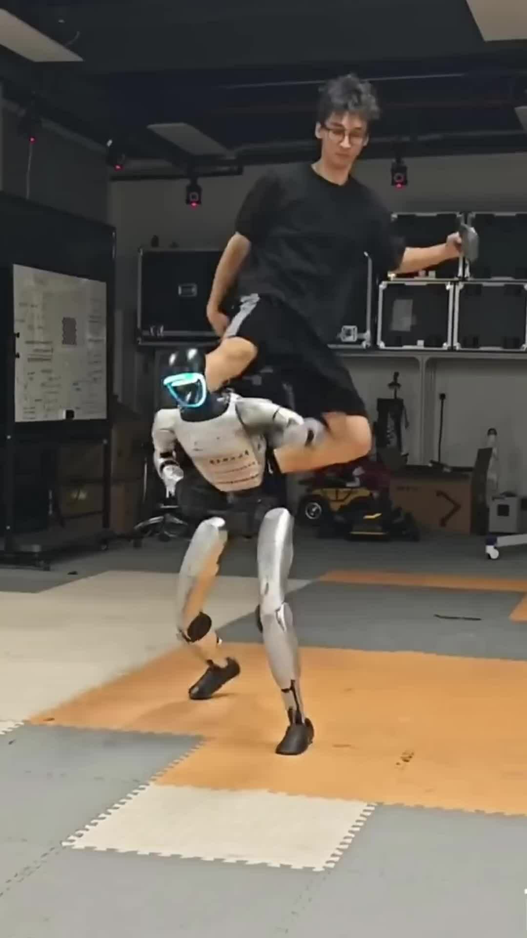 Robot Hình Người Trung Quốc Chịu Đựng Bài Kiểm Tra