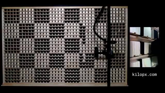 Màn hình gỗ 1.000 pixel 'phi thực tế nhất thế giới'